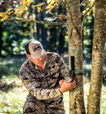Browning Defender Wireless Vision Pro HD AI Cellular Trail Game Camera Bundle Includes 32GB Memory Card and J-TECH Card Reader (46MP) | BTCVPHDAI