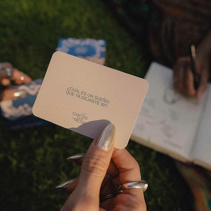 – Spanish Edition - 152 Table Topics Conversation Cards for Meaningful Connections | Perfect for Friends Families &amp Couples | Great for All Occasions