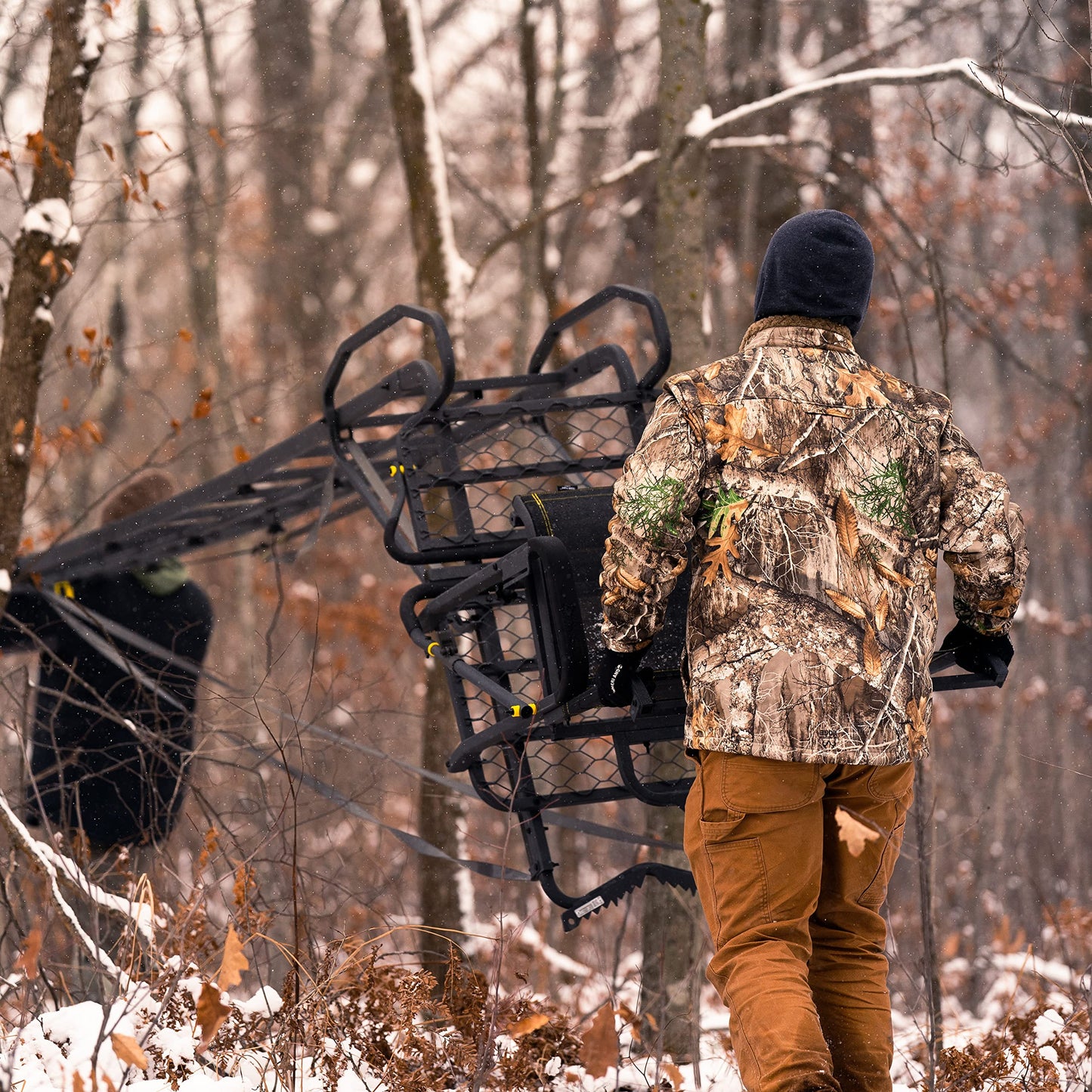 Rivers Edge® Lockdown™ 21' Wide, Towering 21' Height, Flip-Up TearTuff™ Mesh Seat, The Ultimate Shooting Rail™, Patent-Pending Ground-Level Ratcheting Technology™, LD200