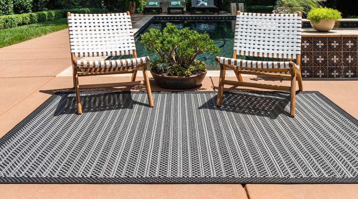 Unique Loom Outdoor Border Collection Area Rug - Checkered (8' x 11' 4" Rectangle, Gray/ Black)