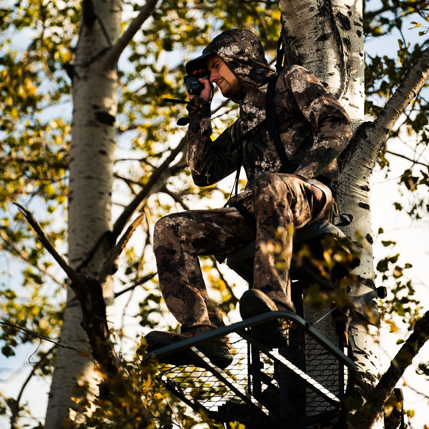 Rivers Edge® Big Foot™ Lever-Action Hang-On Treestand, Lightweight, Flip-Up Padded Seat, 24” x 28” Platform