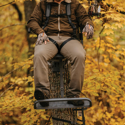 Rivers Edge® Lounger Lever-Action Hang-On Treestand, Easy to Hang, Seat and Platform Leveling, Flip-Up TearTuff Mesh Seat, 24” x 36” Platform, Vinyl Dipped Armrests, RE521