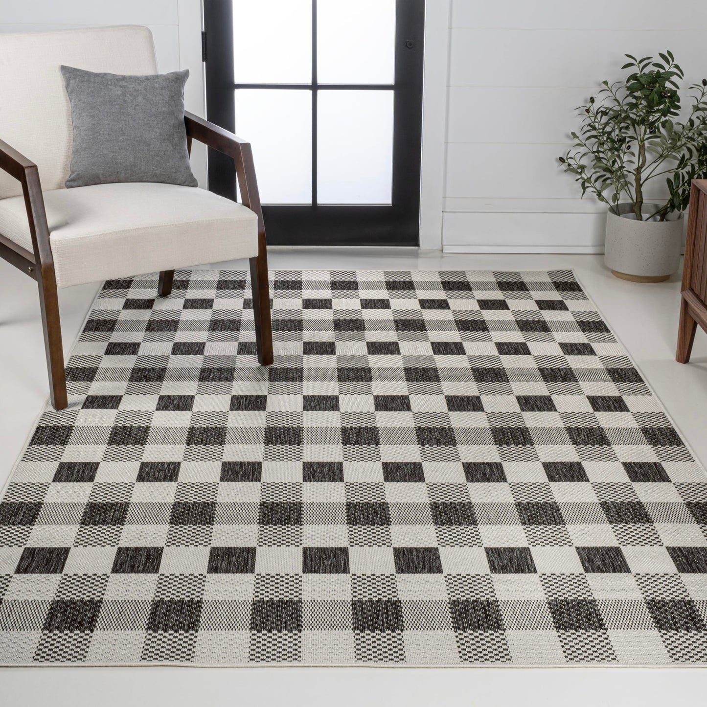 JONATHAN Y Geometric Bold Gingham Indoor Outdoor Area Rug 8X10 Black/Cream, Darcy Traditional for Backyard, Patio, Porch, Easy-Cleaning, High Traffic, Pet-Friendly, Non-Shedding (TSN201A-8)