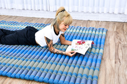 Leewadee - Foldable Floor Mattress - Japanese Roll Up Futon -Trifold Tatami Mat- Guest Floor Bed - Camping Mattress - Thai Massage Mat, Kapok Filled, 75 x 57 inches, Light Blue
