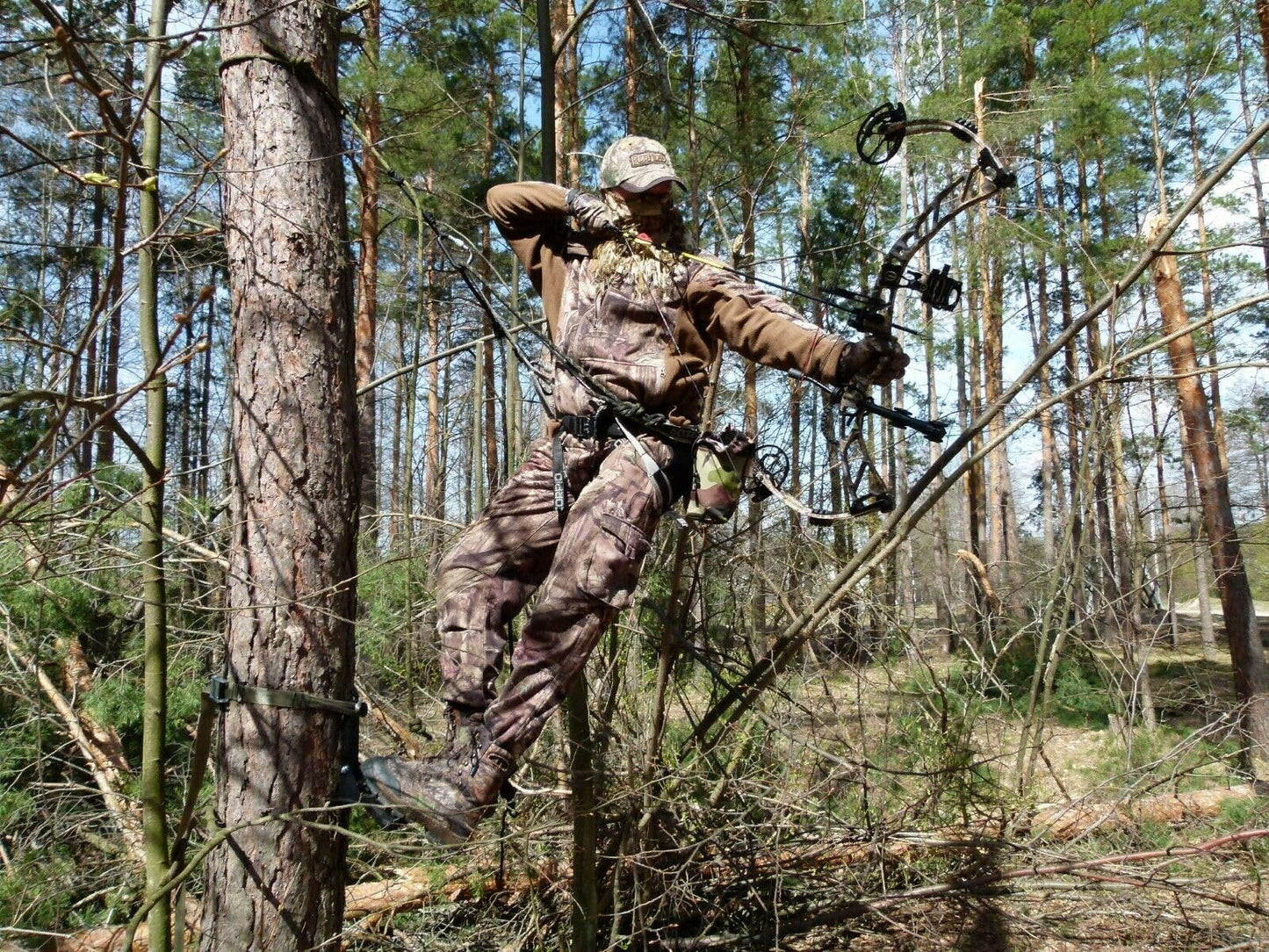 NatureBlend Tree Saddle, The Gen 2 Hunting Saddle, Ultra Large Comfortable Seat, Lightweight Tree Stands Accessories, Adjustable Tree Climbing Saddle, Essential Saddle Hunting Gear, Includes Bridge