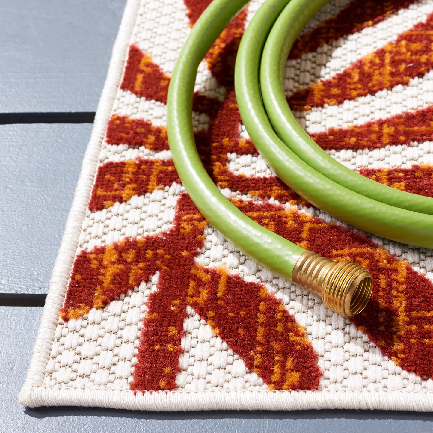 SAFAVIEH Washable Rug Outdoor Cabana Collection - 8' x 10', Cream & Red, Non-Shedding & Easy to Clean, Ideal for Patio, Backyard, Mudroom (CBN814A)