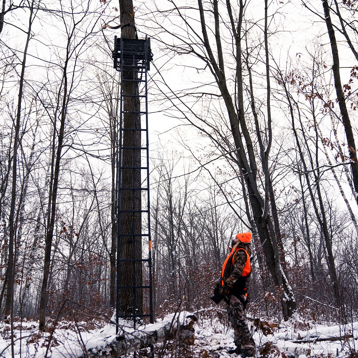 Rivers Edge® Lockdown™ 21' Wide, Towering 21' Height, Flip-Up TearTuff™ Mesh Seat, The Ultimate Shooting Rail™, Patent-Pending Ground-Level Ratcheting Technology™, LD200