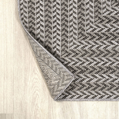 JONATHAN Y Concentric Squares Indoor Outdoor Area Rug 8X10 Black/Light Gray, Chevron Modern for Backyard, Patio, Porch, Easy-Cleaning, High Traffic, Pet-Friendly, Non-Shedding (SMB206B-8)