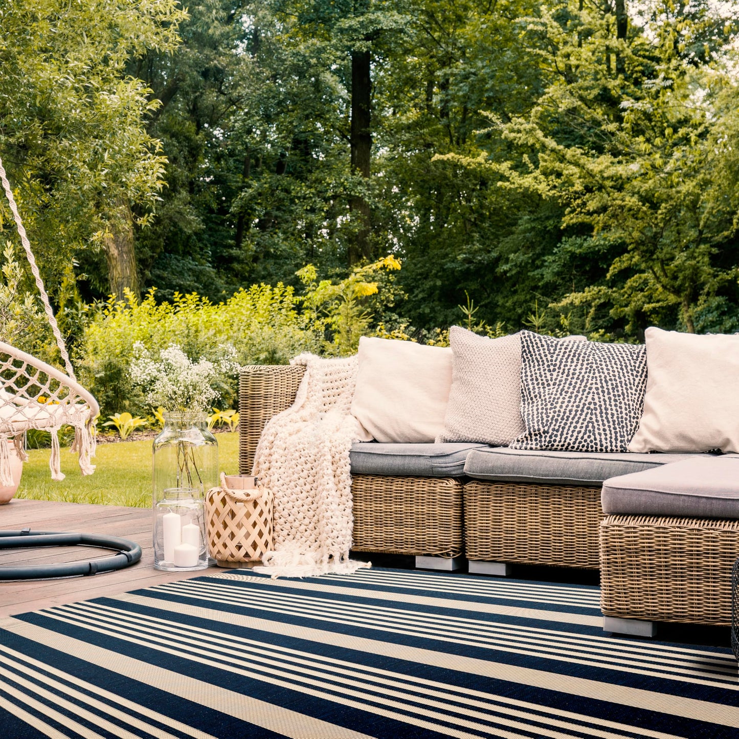 SAFAVIEH Courtyard Collection 8' x 10' Navy/Beige CY6062 Stripe Indoor/ Outside Waterproof Easy cleansingPatio Backyard Mudroom Area Mat